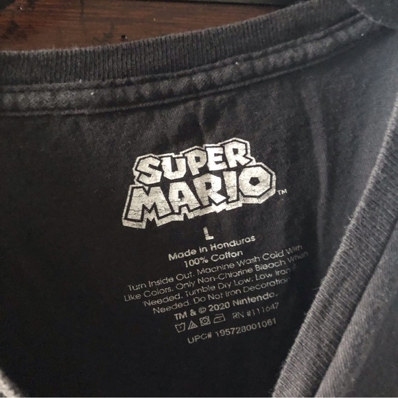 Mario Brothers black short sleeve graphic tee in size L - Picture 4 of 6